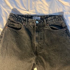 Black Zara boyfriend jeans